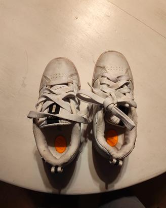 scarpe con rotelle heelys