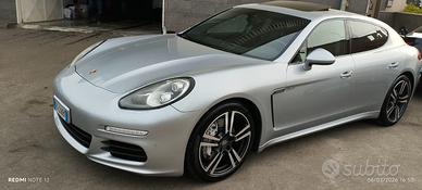 🚗 Porsche Panamera 2014