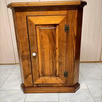 Mobile ad Angolo in Castagno