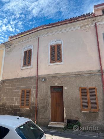 Compendio Immobiliare centro Storico Ittiri