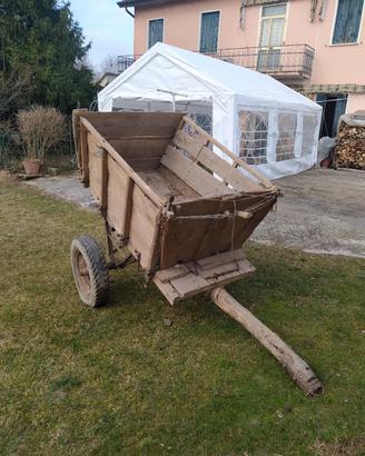 Vecchio carro di campagna