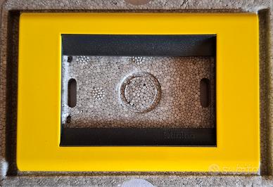 Placca gialla Bticino Living Classic prima serie