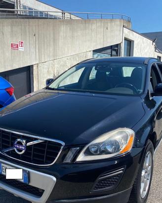 VOLVO XC60 D3 AWD Geartronic Kinetic