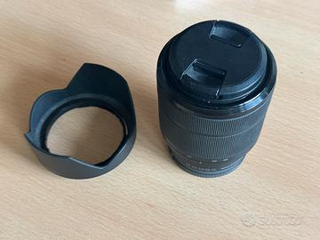 Obbiettvo Sony 28-70mm f/3.5-5.6 OSS