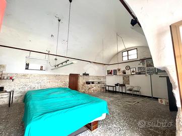 NEGOZIO A CEGLIE MESSAPICA