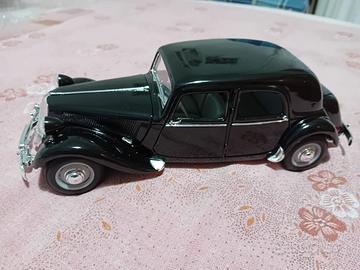 CITROEN 15 CV 6 MAISTO 1/18