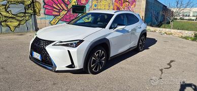 Lexus UX 250 Full Hybrid 4WD Luxury
