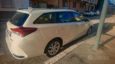 TOYOTA AURIS TOURING SPORTS 1.8 HYBRID
