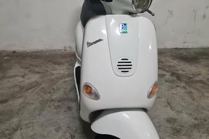 Vespa 125 ET4 2001 Bianca