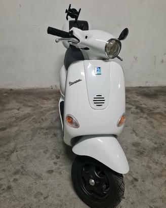 Vespa 125 ET4 2001 Bianca