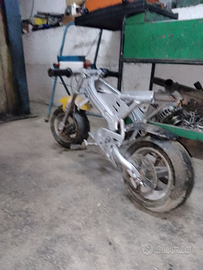 Telaio minimoto con gomme nuove