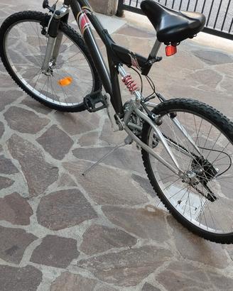 Bici Mountain bike  diametro ruota 26