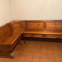 Cassapanca contenitore e tre sedie