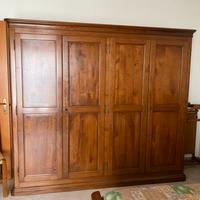 Armadio in legno pregiato