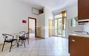 bilocale-al-primo-piano-con-balcone-e-cantina-