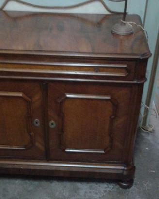antica crerdenza in  noce