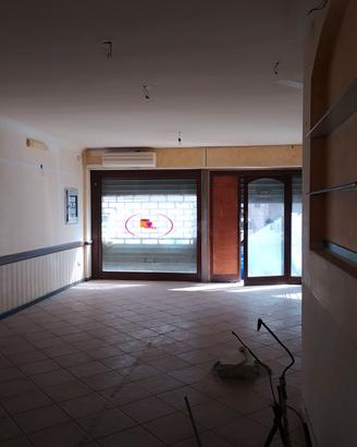 Locale comm.  pressi Viale Italia a Sassari