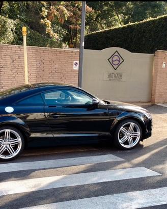 Audi TT (leggere tutto)