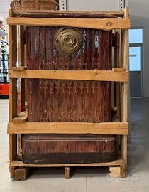 Stufa a legna antica in maiolica