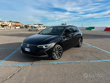 Golf 8 1.5 etsi style 150cv automatica