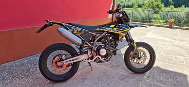 FANTIC 125 4T, MOTARD PERFORMANCE