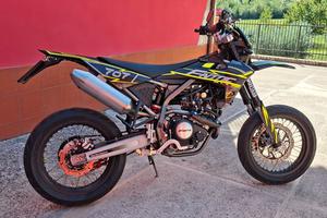FANTIC 125 4T, MOTARD PERFORMANCE