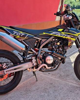 FANTIC 125 4T, MOTARD PERFORMANCE