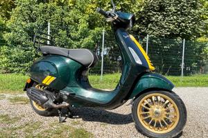 Vespa Sprint 50 Racing Sixties 2023