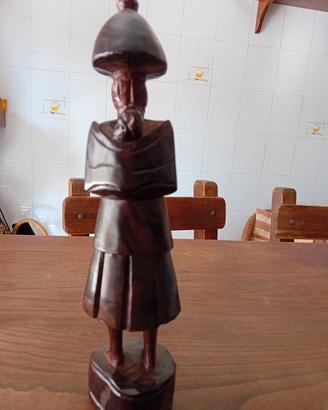Statuina in legno