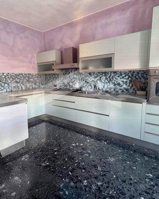 Camere per studentesse in zona centralissima