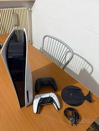 PS5  con disco + 2 controller + 3 giochi