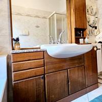 Mobile bagno in legno
