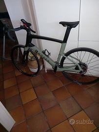 bici  Gravel pedalata assistita  e muscolare Moser