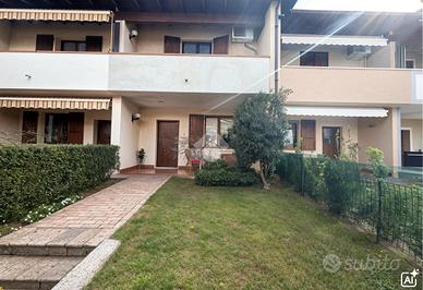 VILLA A SCHIERA A CALCINATO