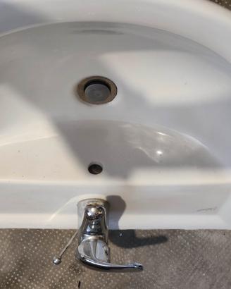 lavabo, lavandino con miscelatore