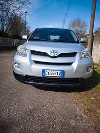 4 per 4 Urban cruiser Toyota 