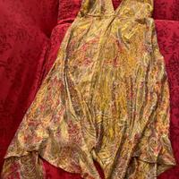 Vestiti da sera oro con profonde scollature