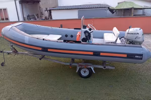Gommone motore e carrello