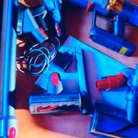 Dyson v15 guasto DA RIVEDERE o ricambi no v11 v10