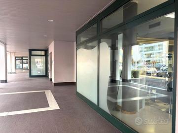 NEGOZIO A DARFO BOARIO TERME