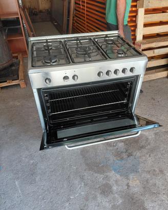 Stufa a gas - piano a 5 fuochi + forno elettrico