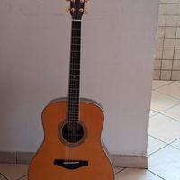 chitarra Yamaha LL-TA transacoustic, con fodero