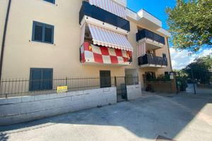 Appartamento P.terra con Giardino e Garage rif.997