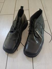 Coppia di scarpe in vera pelle numero 44