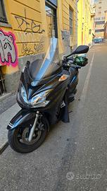 Yamaha Majesty 400 (2012) – In buone condizioni