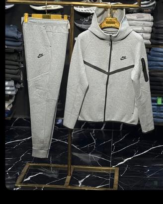 Tuta Nike tech 2026 ultimo modello