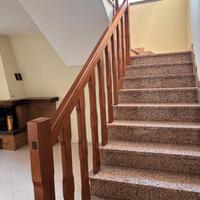 Ringhiera in legno per scala interna