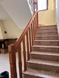 Ringhiera in legno per scala interna