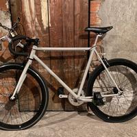 Bici fixed usata 10 volte