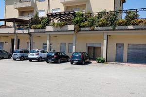 Pentalocale vicino Università Enna Bassa